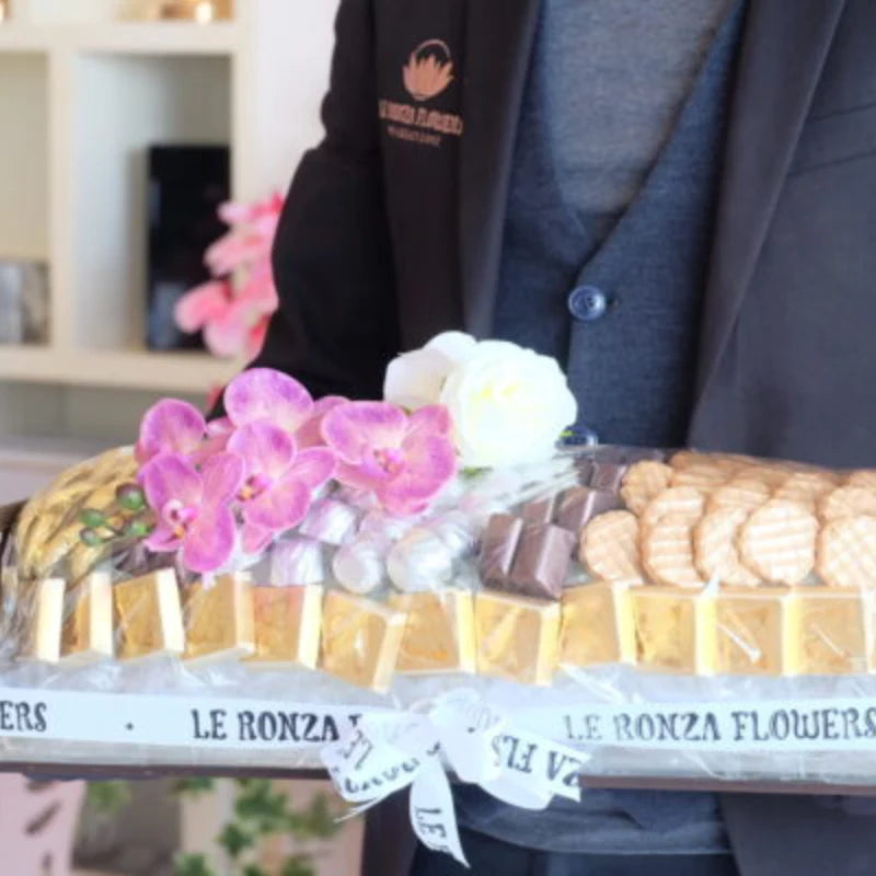 Flowers Rose Birthday cakes, gifts, bouquets, Dubai, Abu Dhabi